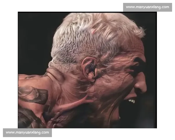 托普里亚 2 分 32 秒弑神!UFC 轻量级王座易主,奥利维拉王朝彻底终结